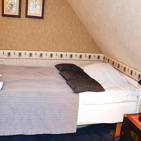Ten-bedroom Holiday Hvalso With Sea View 04 *
